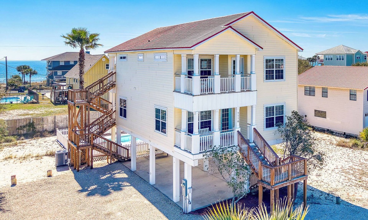 St. George Island House | Sunshine & Savings 20% OFF! Family-Friendly w/Private Pool, Gulf Views