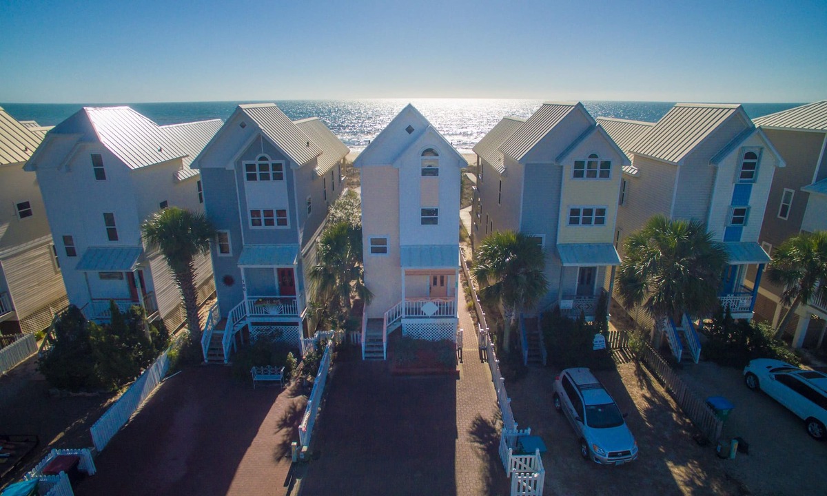 East End House | Sunshine & Savings 20% OFF! Pet Friendly, 3BR/3BA