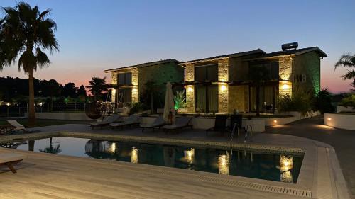 Kallithea Villa | Sunshine Villa: Getaway in Kallithea