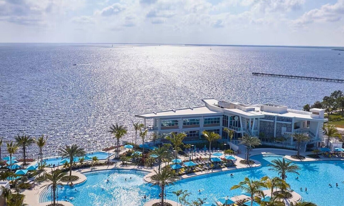 Charlotte Harbor Hotel | Sunsuites Villas At Sunseeker Resort, Curio By Hilton