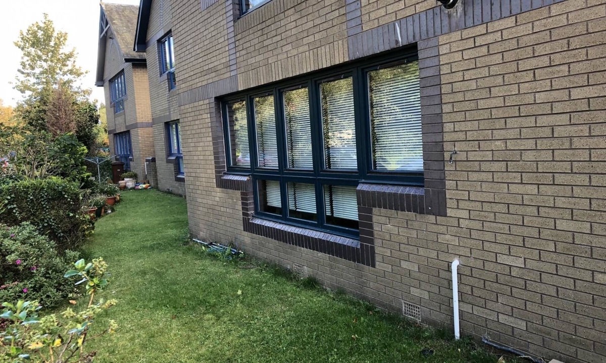 Dalkeith House | Super 2 Bedroom Flat near Dalkeith Town Center