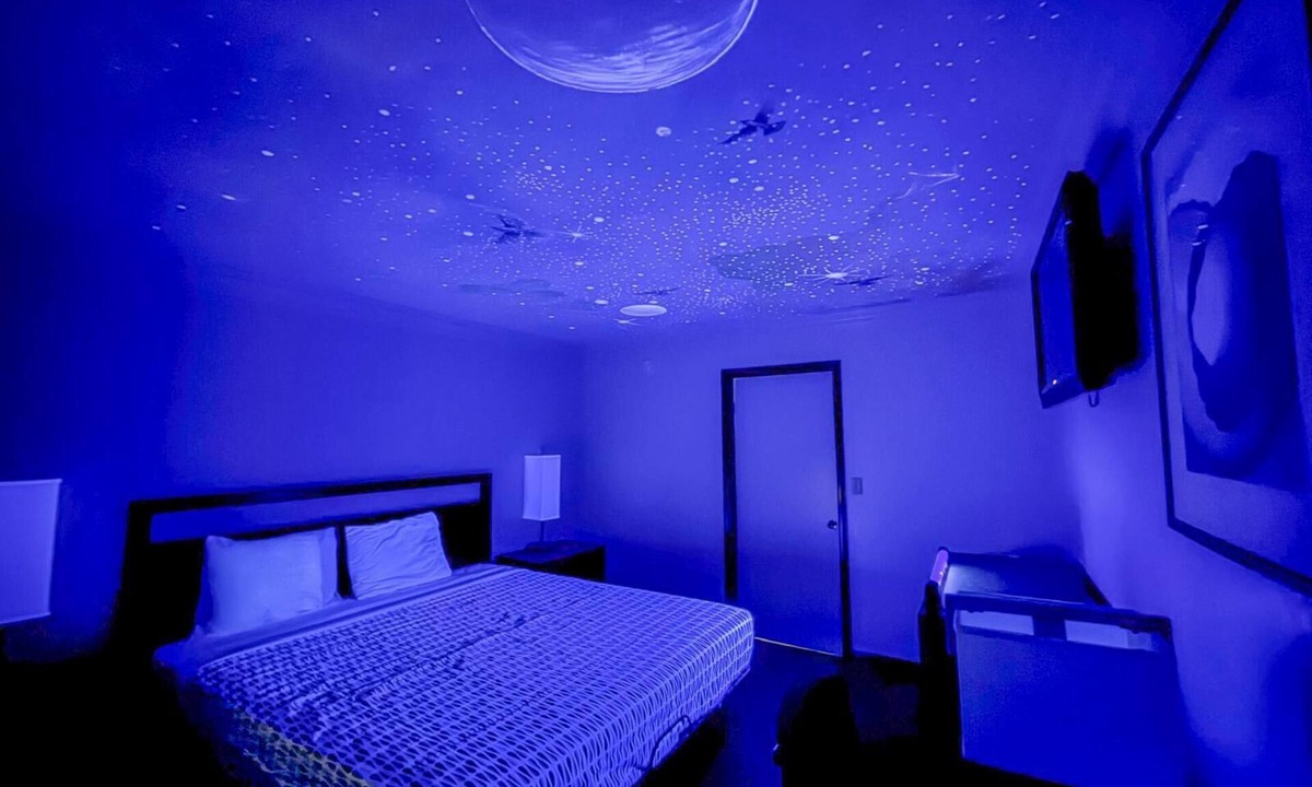 Southeast Anaheim Hotel | Super 7 Motel
