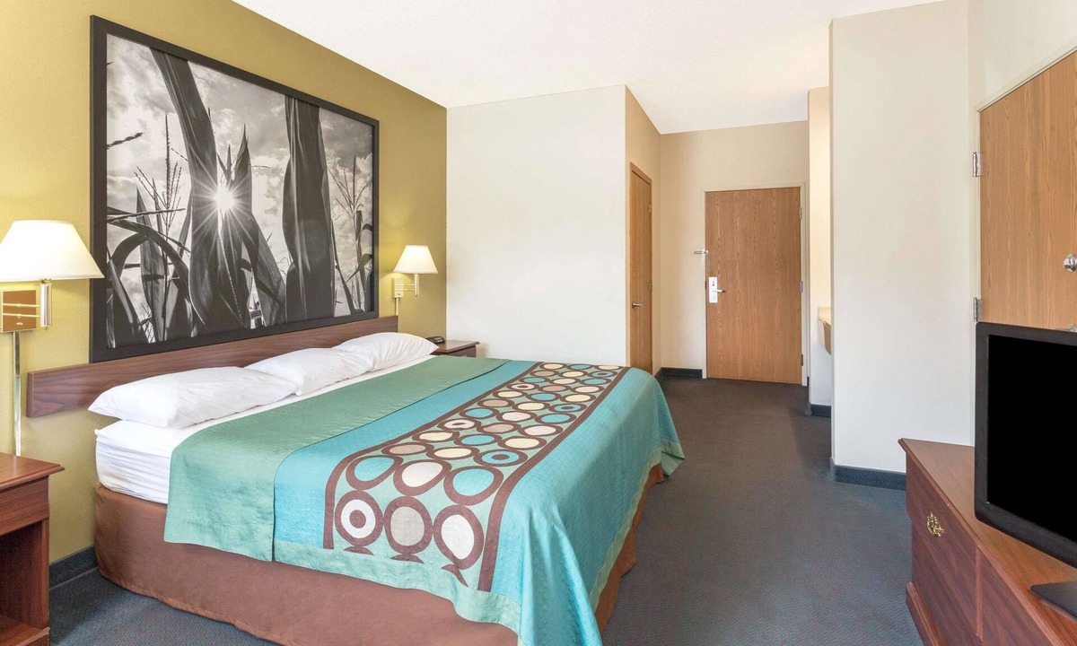 Cresco Hotel | Super 8 by Wyndham Cresco IA