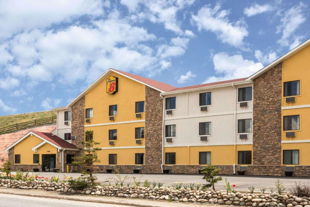 Dillon Hotel | Super 8 by Wyndham Dillon/Breckenridge Area