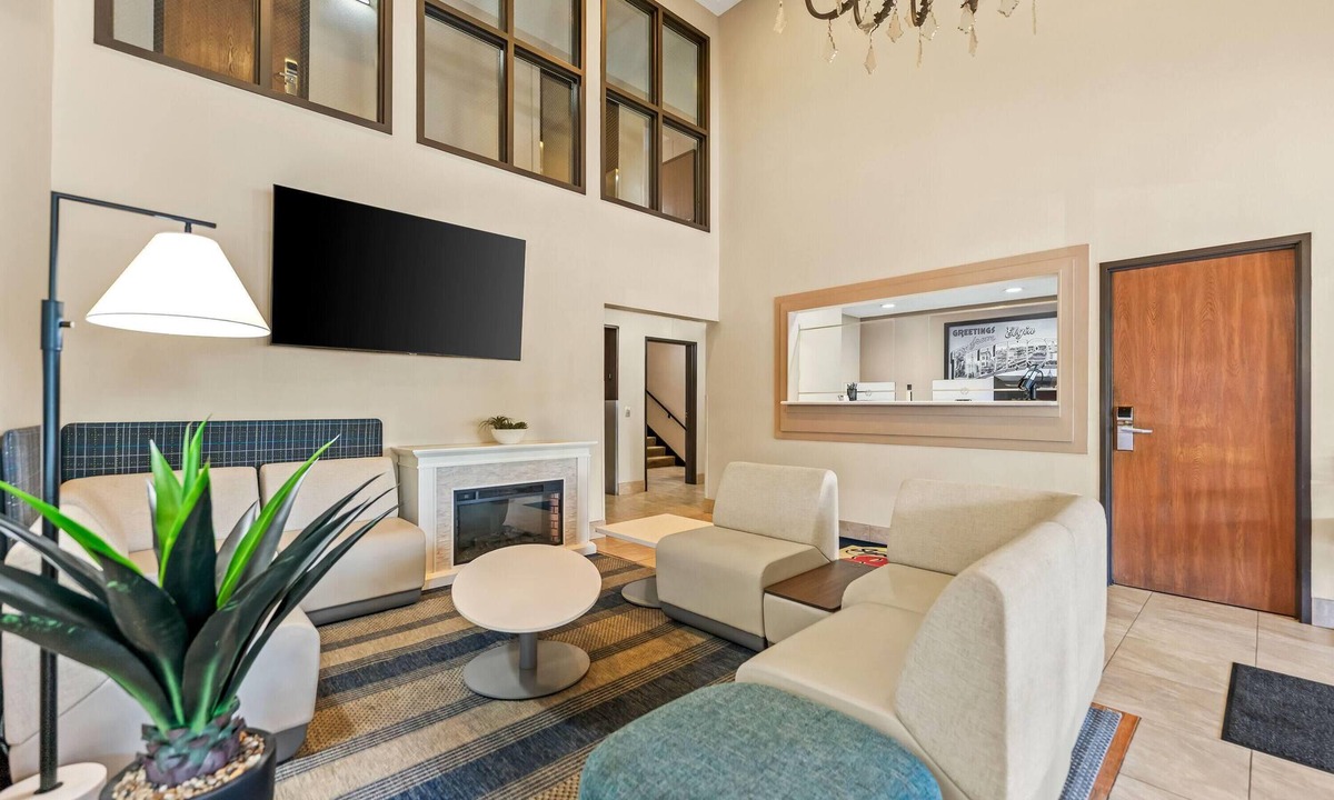 Elgin Hotel | Super 8 by Wyndham Elgin