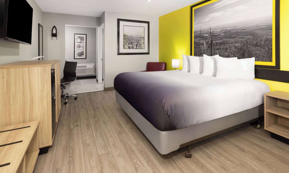 Milnesville Hotel | Super 8 by Wyndham Hazleton