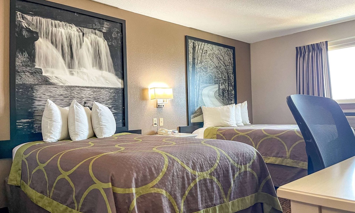 Beech Grove Hotel | Super 8 by Wyndham Indianapolis/Emerson Ave
