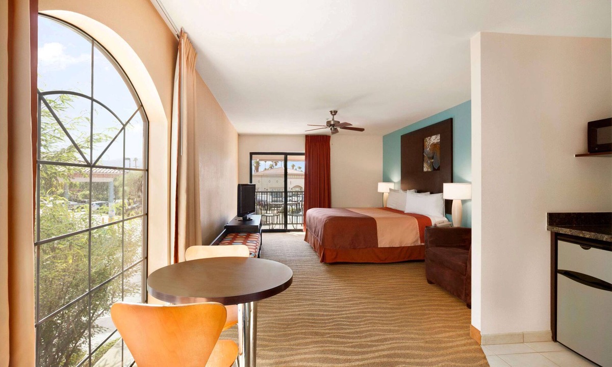 Indio Hotel | Super 8 by Wyndham Indio