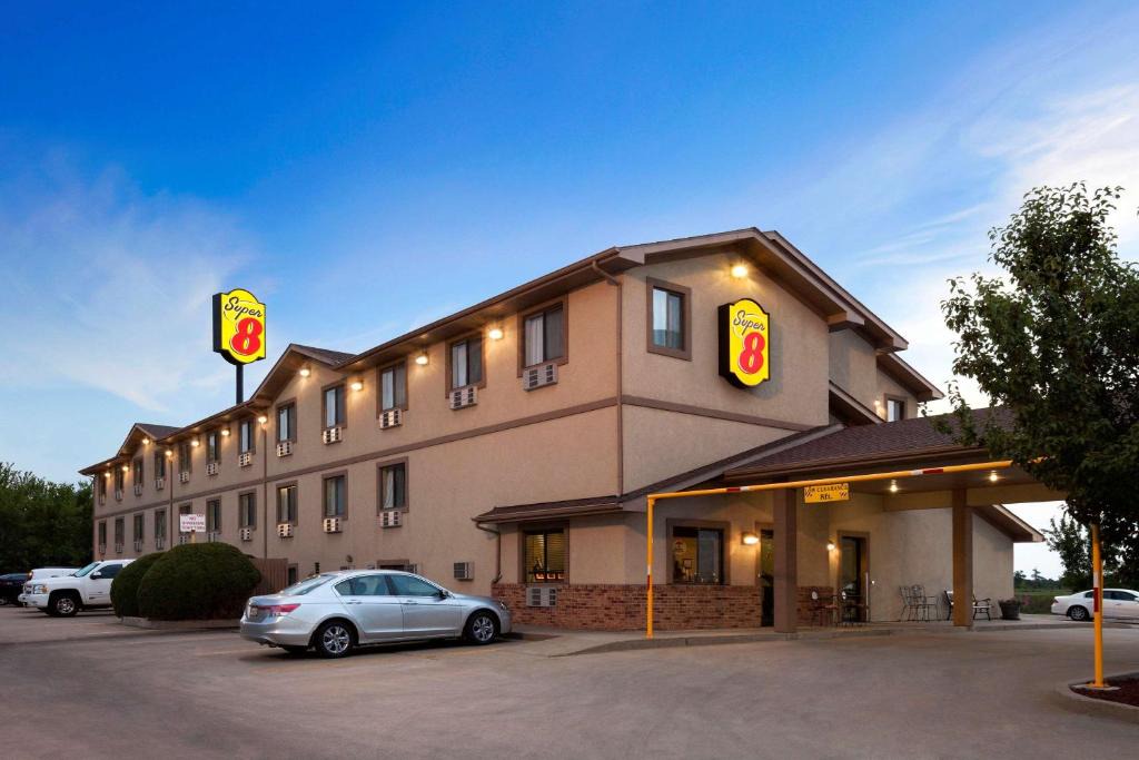 Macon Hotel | Super 8 by Wyndham Macon