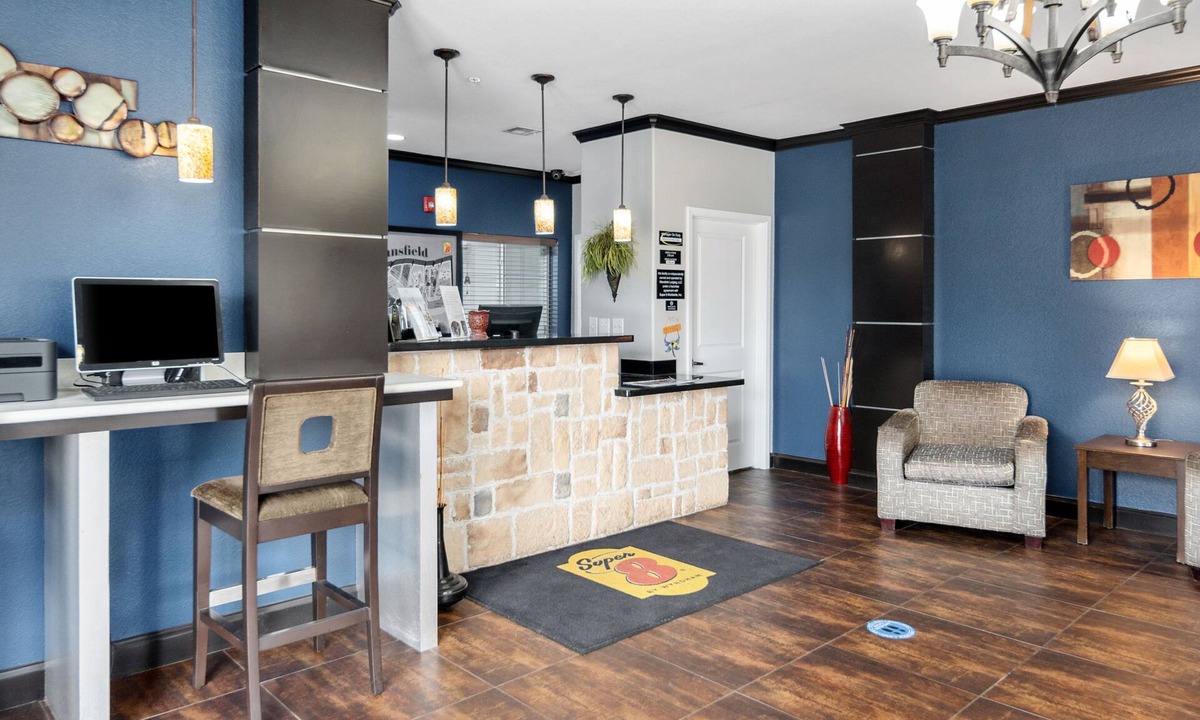 Mansfield Hotel | Super 8 by Wyndham Mansfield LA
