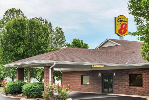 O'Fallon Hotel | Super 8 by Wyndham O'Fallon