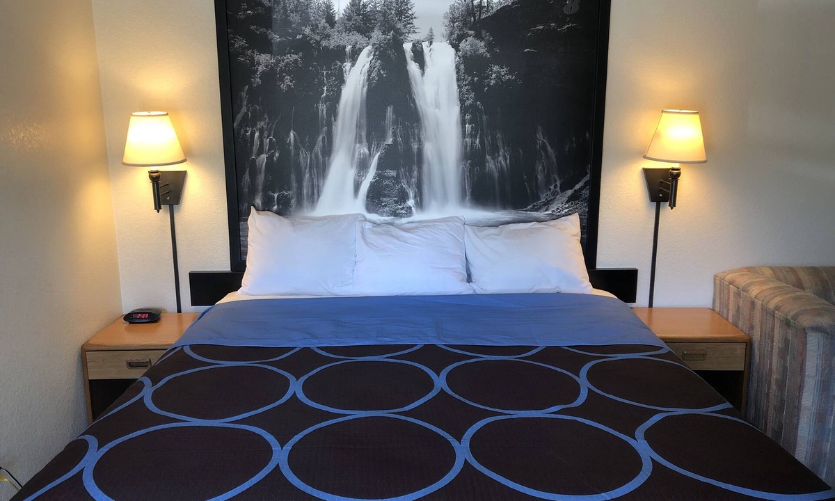 Red Bluff Hotel | Super 8 by Wyndham Red Bluff