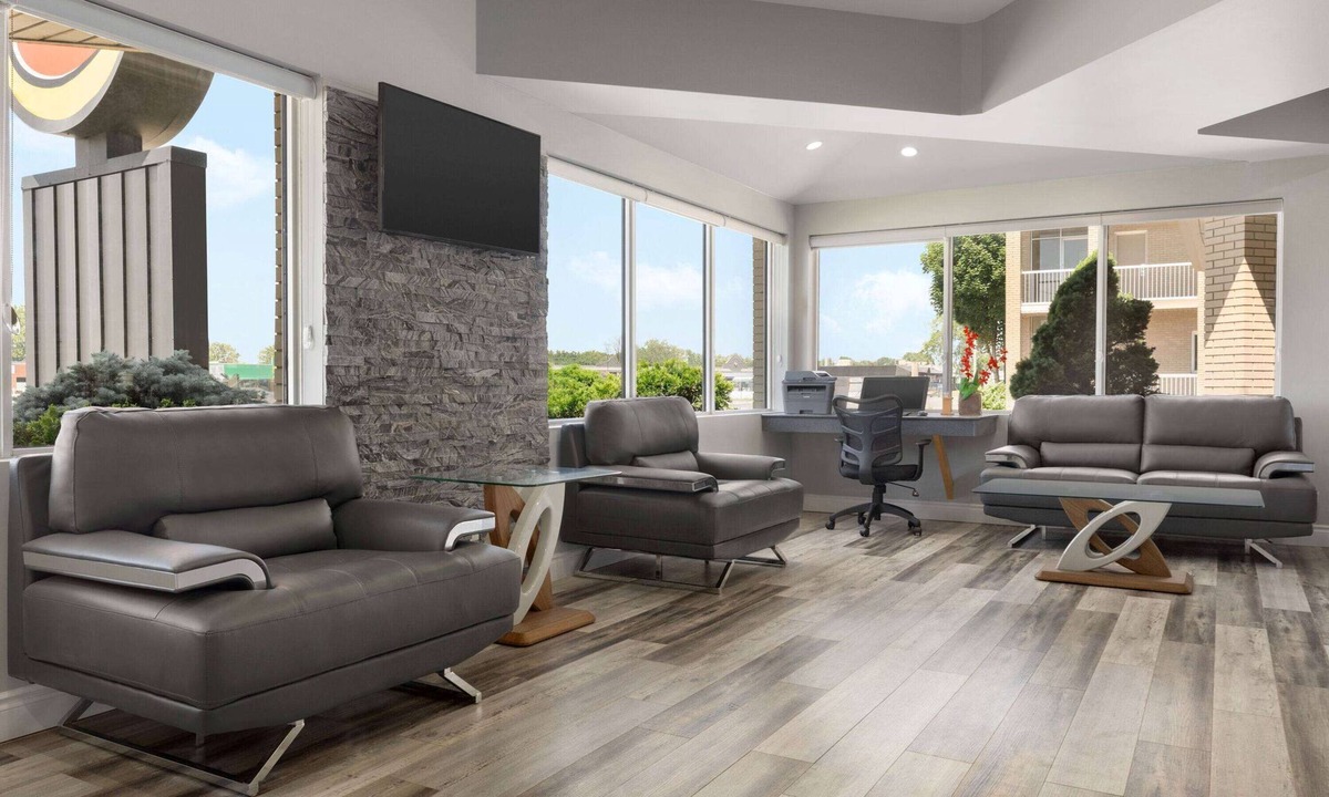 Windsor Hotel | Super 8 by Wyndham Windsor/Dougall
