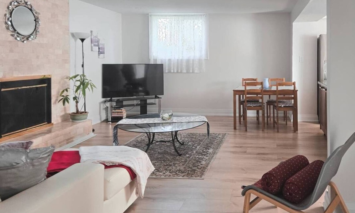 Cooksville House | Super Clean Private 2BRs Cozy Unit for 4 Guests
