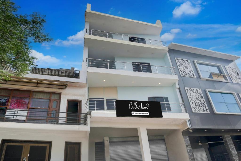 Kishangarh Hotel | Super Collection O by OYO Nayagaon Vikas Nagar
