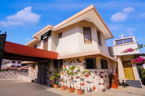 Tungarli Hotel | Super Collection O Gold Valley Formerly Misty Royale