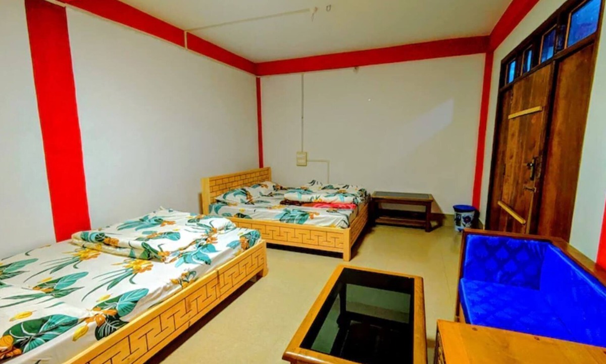 Bomdila Bed & Breakfast | SUPER DELUXE KING SIZE × 2 BEDROOM