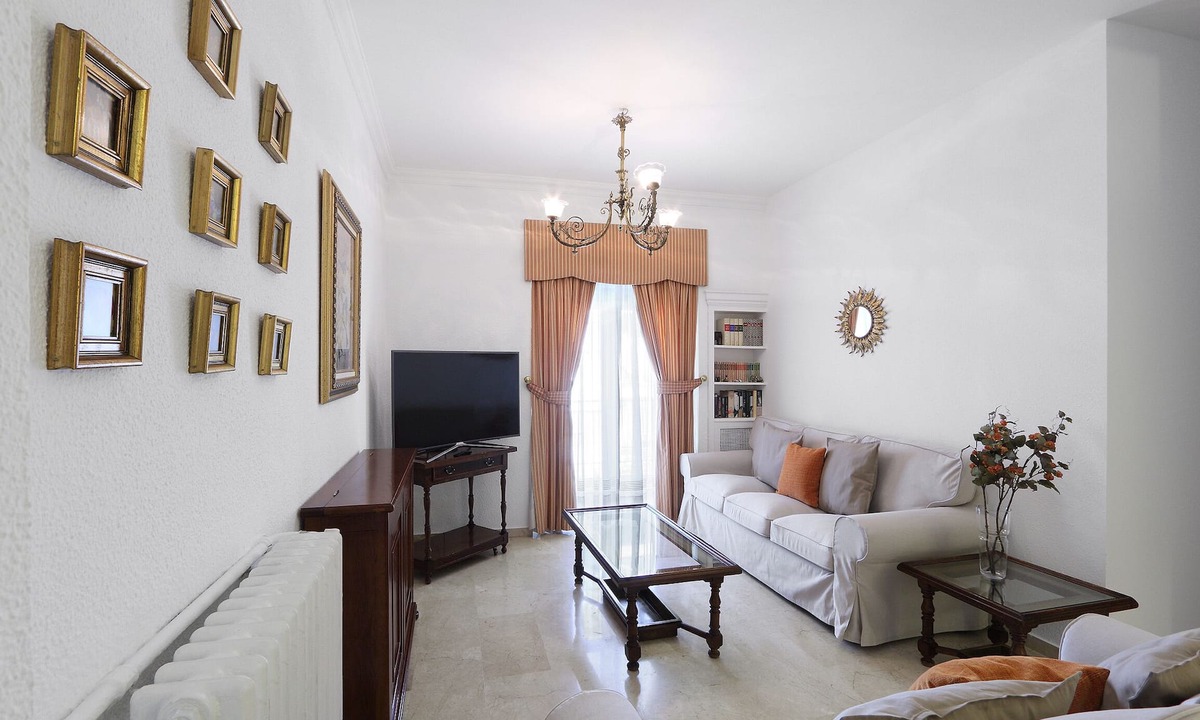 Central District Condo | SUPER FLOOR IN THE CENTER, C/COLLECTED