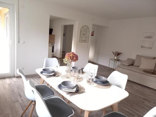 Ebnet Apartment | Super gelegene moderne Wohnung mit Garage in der Nähe des Badestrandes