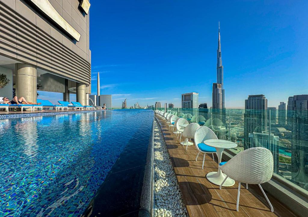 Downtown Dubai Apartment | Super High Infinity Pool & Stunning Burj Khalifa View, 3-Bedroom Apartment at Paramount Hotel Midtown