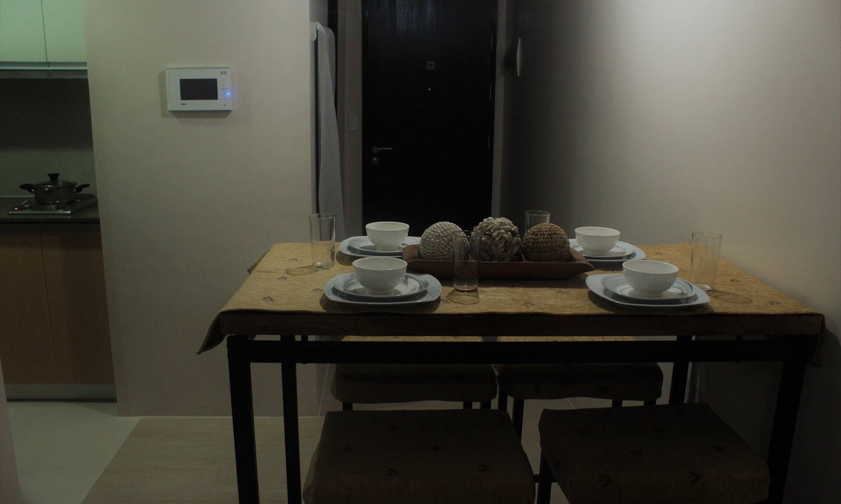 Pasay Apartment | Super Spacious Studio Unit with balcony 3 min away from NAIA T3