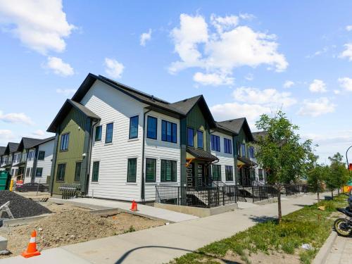 Calgary Apartment | Superb 1-Bdr Apt in New Condo