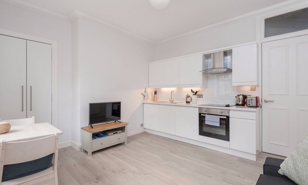 Old Town Apartment | Superb 1 bedroom + sofabed on the famous Royal Mile, 150 metres to Edinburgh Castle