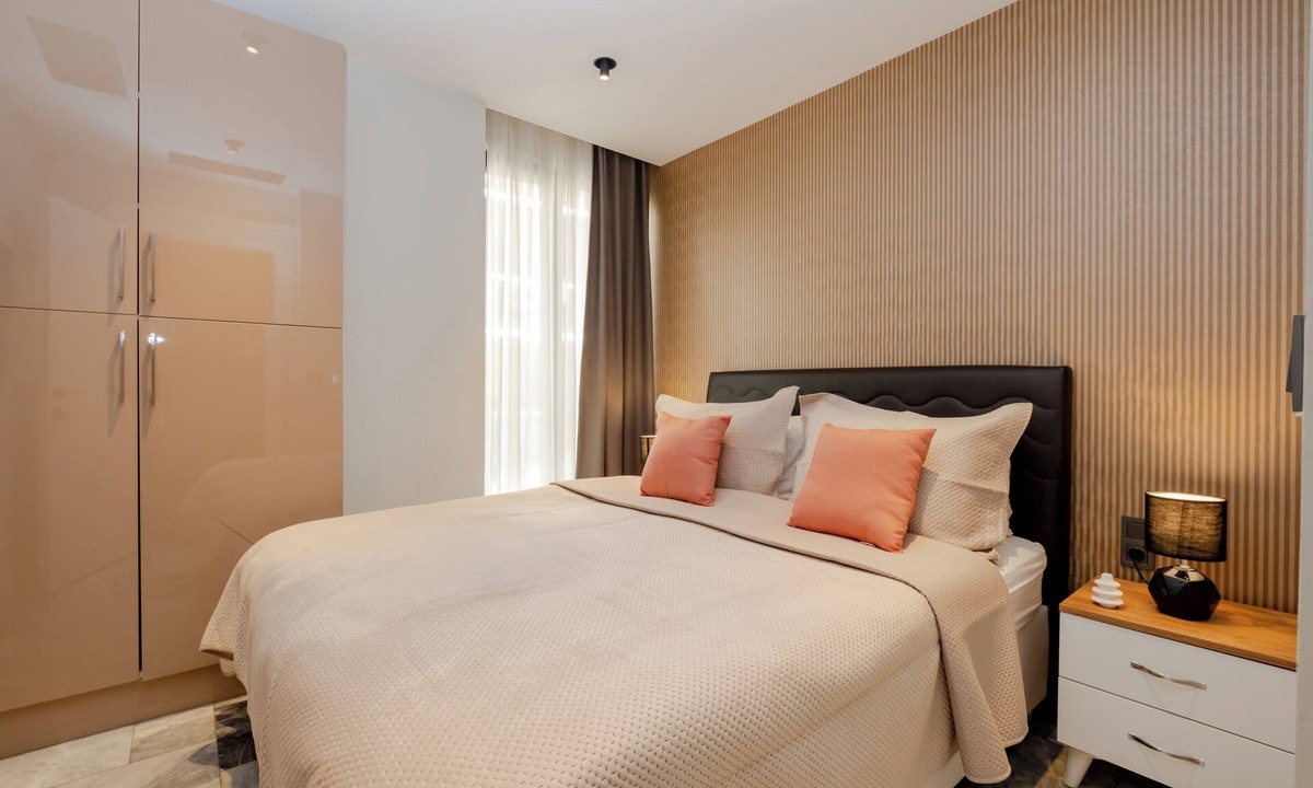 Gumussuyu Mahallesi Apartment | Superb 2-bedroom apartment with AC in Istanbul