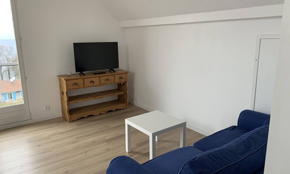 Lugrin Apartment | Superb accommodation with lake view