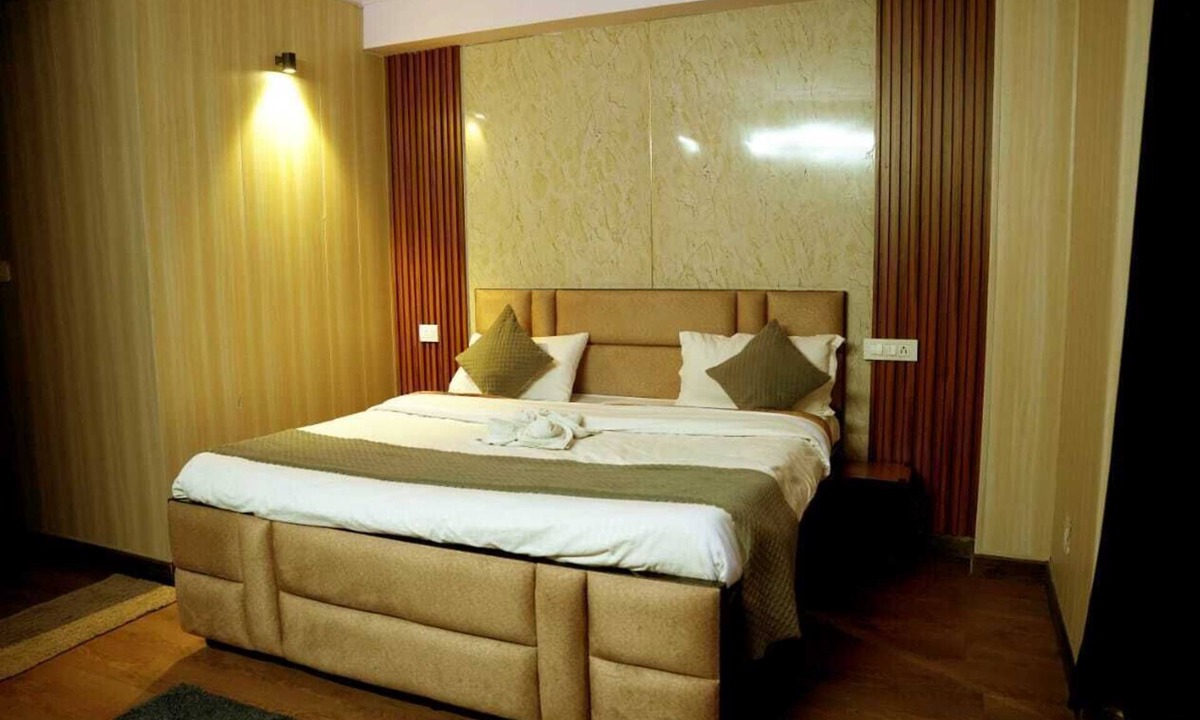 Shimla Bed & Breakfast | Superb bed & breakfast with WiFi in Shimla