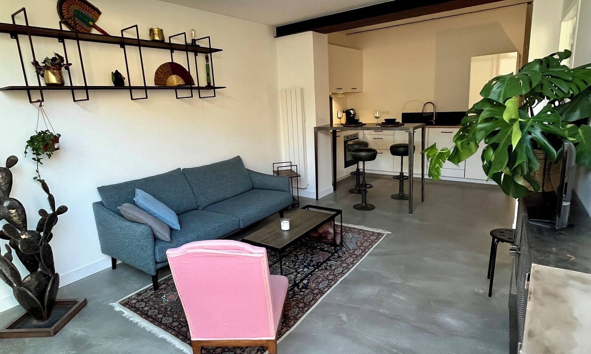 Bordeaux Sud Bed & Breakfast | Superb, completely private apartment with garden and terrace!