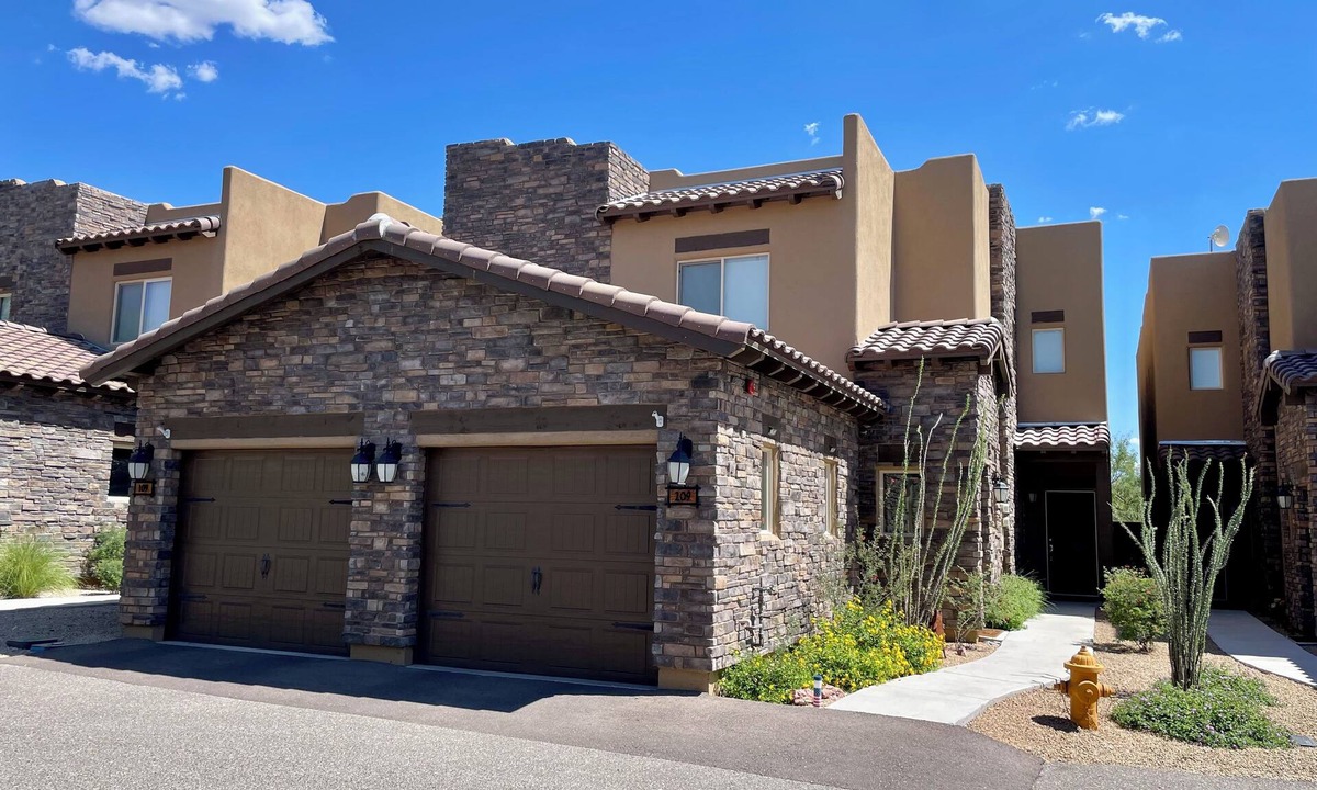 Rancho Villas House | Superb Downtown Cave Creek!