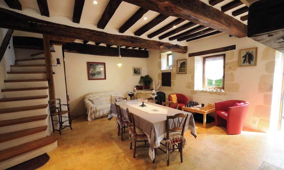 Dorceau Bed & Breakfast | Superb percheronne house surrounded by greenery. the fireplace will warm you up.