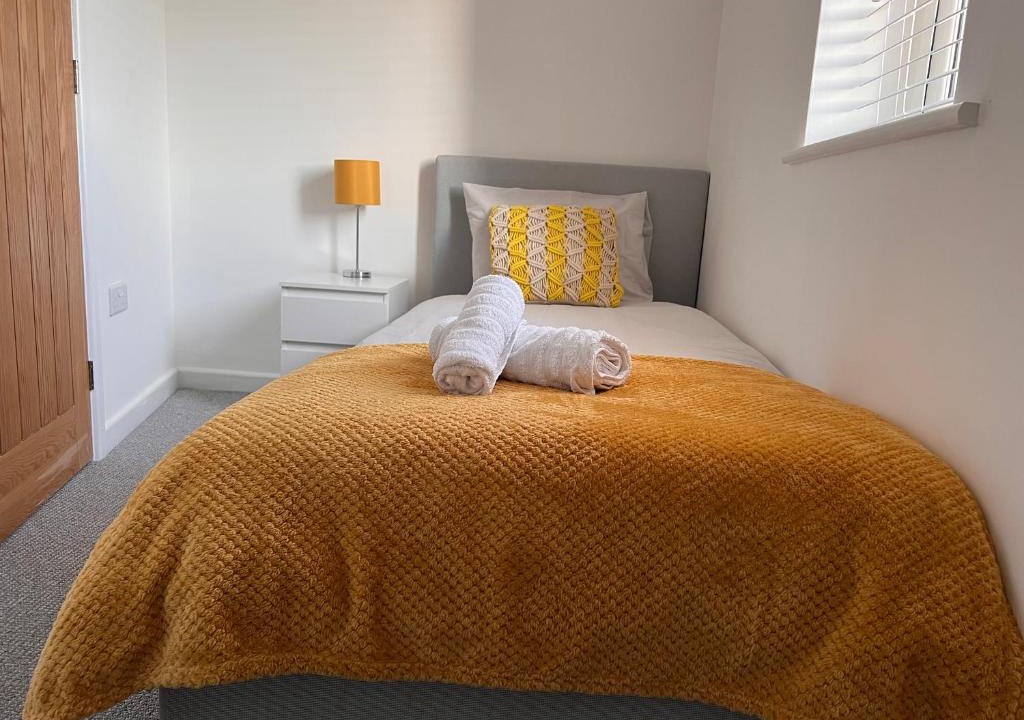Northampton Apartment | Superb modern flat in Northampton, parking &EV