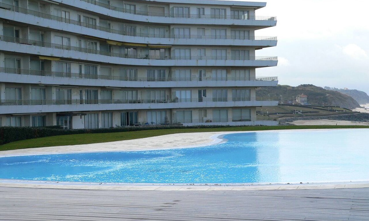 Biarritz Apartment | Superb oceanfront apartment with pool and tennis court