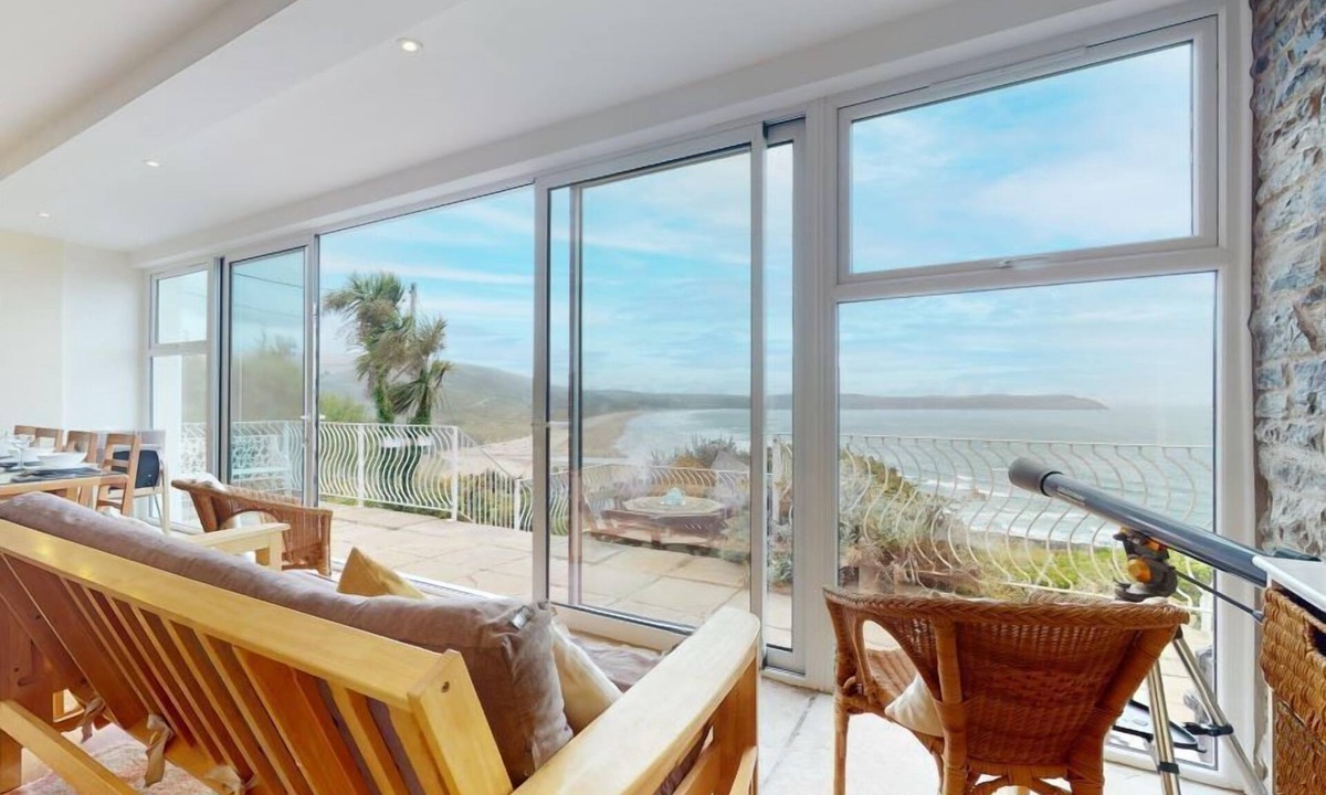 Mortehoe House | Superb Panoramic Sea Views Sleeps 10 Pet Friendly