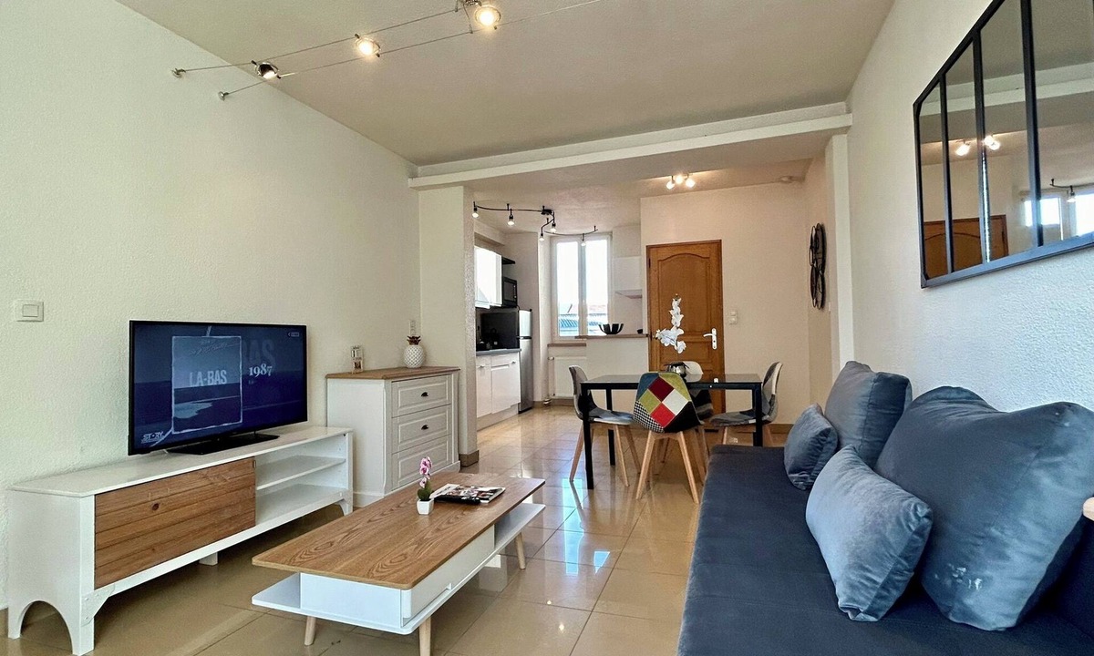 Montlucon Apartment | Superb refurbished furnished T2 in city center