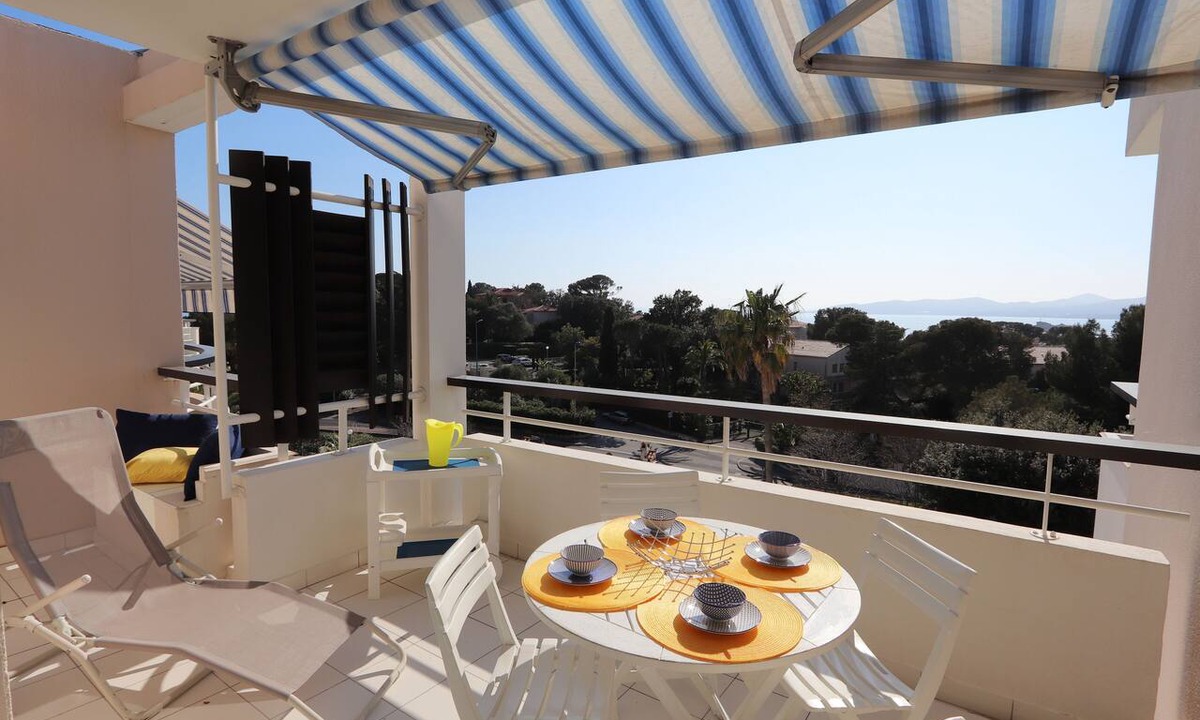 Saint-Raphael Apartment | Superb sea view, air conditioning, swimming pool and private garage