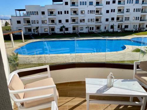 Marina Smir Apartment | Superbe Appartement Colina Smir, vue Piscine, bord de mer, plage de Kabila