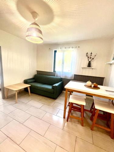 Saint-Sulpice Apartment | Superbe appartement au calme en cœur de village