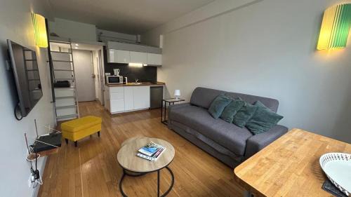 Vivienne Apartment | Superbe Studio Avec Mezzanine au centre de Paris