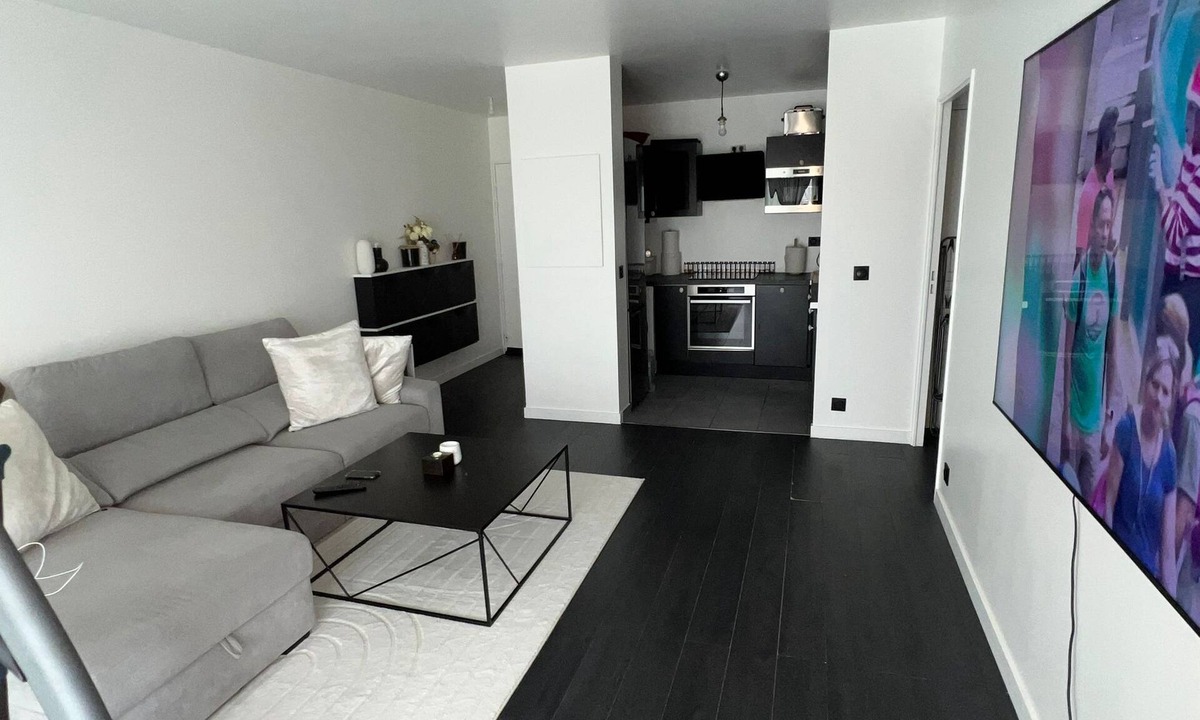 Saint-Denis Apartment | Superbe T2, Paris, Stade DE France, Parking, Métro 14, RER D, JO