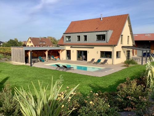 Pfaffenheim House | Superbe Villa Jacuzzi & Piscine au cœur des vignes