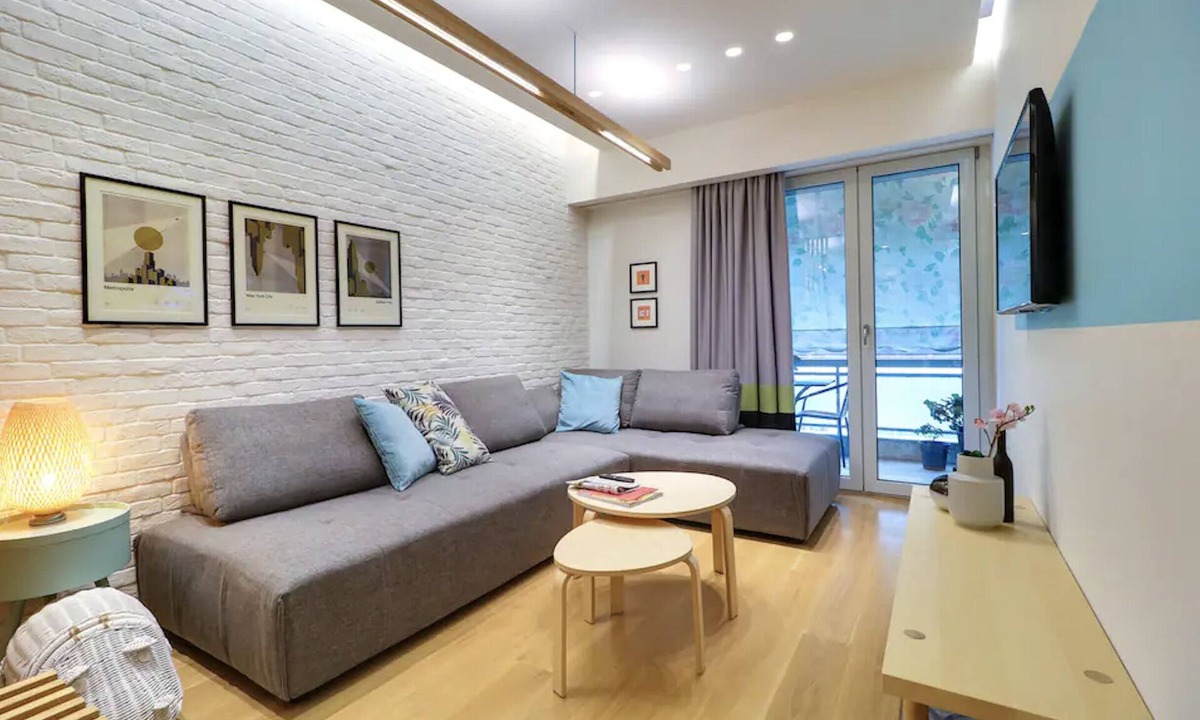 Attiki House | Superior Central Apt 3min to Metro AC Netflix iMac