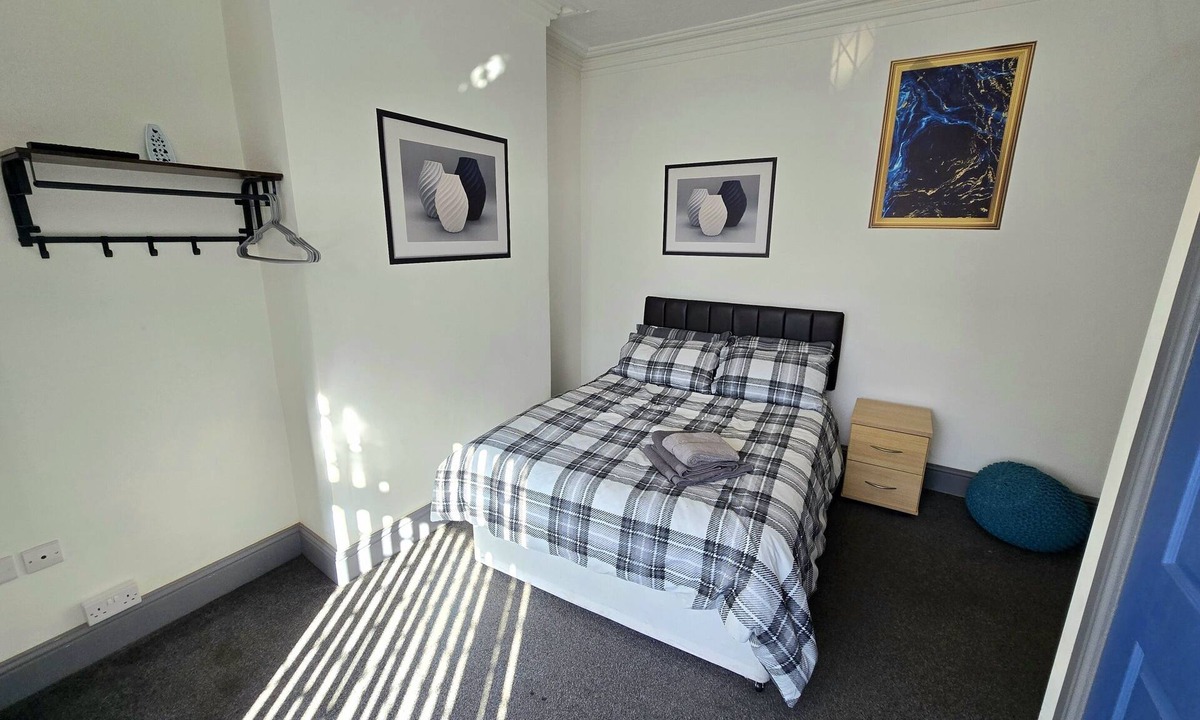 Burnley House | Superior Double Room Ensuite with Shower Room 1