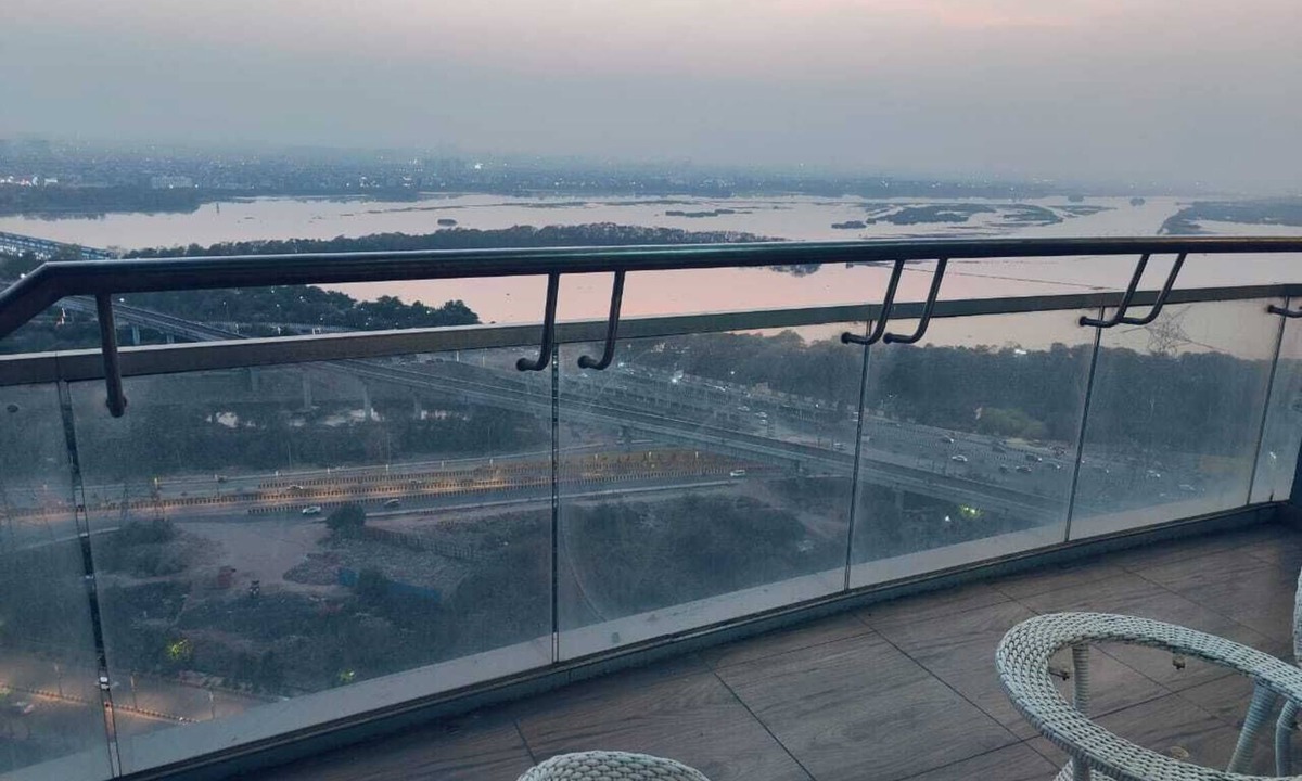 Noida Hotel | Supernova Heights Studio