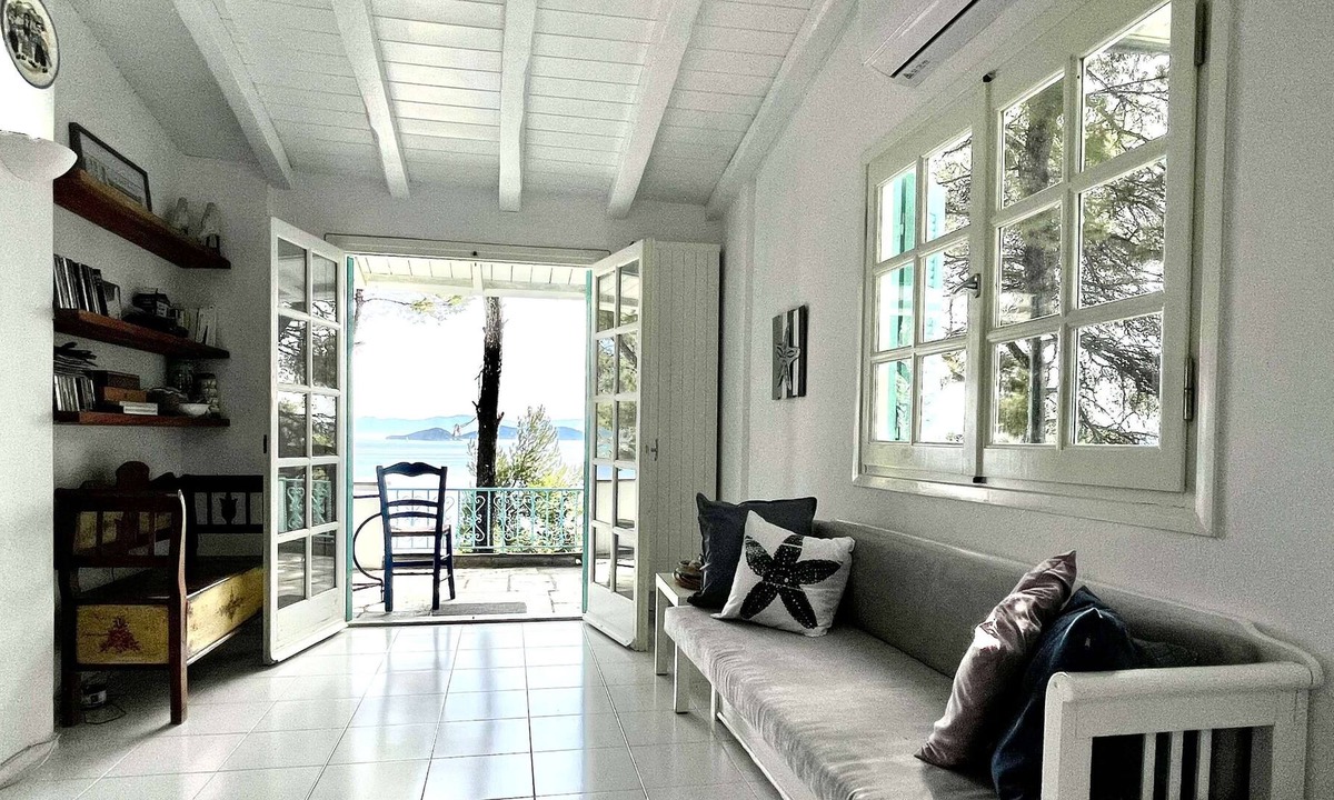 Kanapitsa Villa | Supernova: Villa for 10 under the trees of Kanapitsa near the beach
