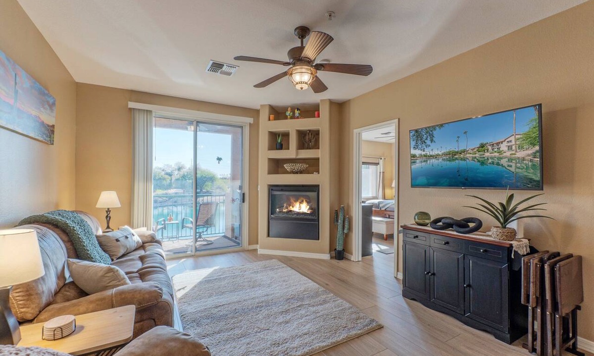 Superstition Lakes Condo | Superstition Lakes Condo, A+ Lake View, Gated Comm w/Htd POOL & Spa, Walk to Mall & Theater
