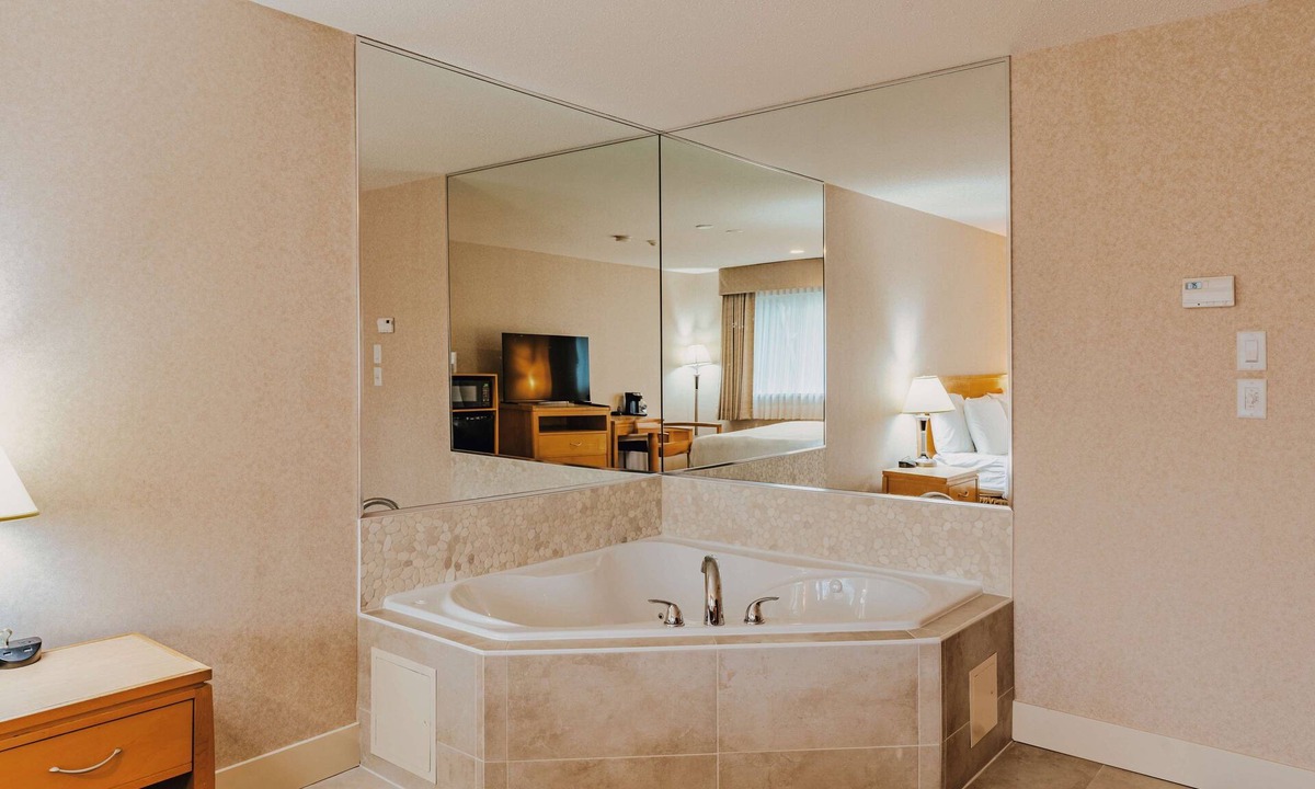 Coquitlam Hotel | SureStay Plus by Best Western Coquitlam