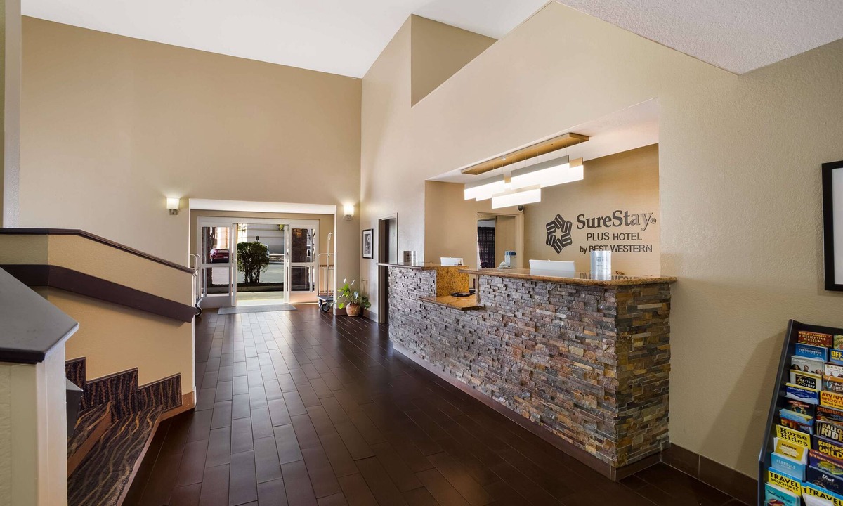 Superstition Springs Hotel | SureStay Plus by Best Western Mesa Superstition Springs